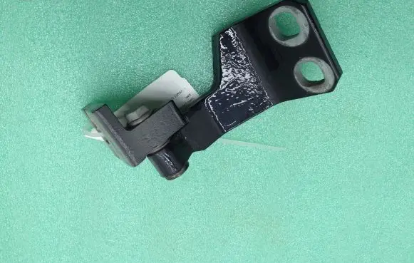 Maserati Levante Rear door lower hinge
