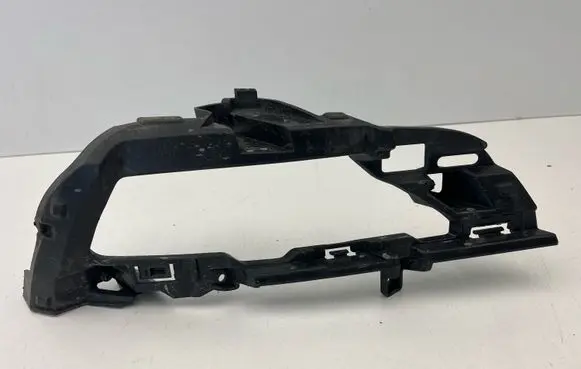 Volvo XC60 Fog light bracket 32227710