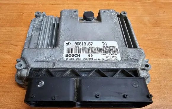 Chevrolet Captiva Engine control unit/module 96813187 5062420135 0281012695