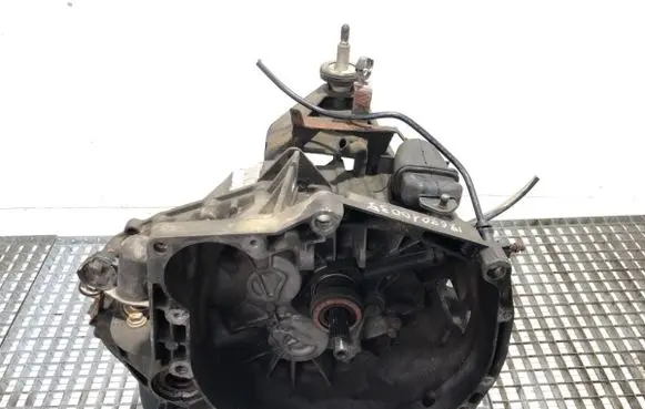 Renault Master II Manual 5 speed gearbox PF1AA013