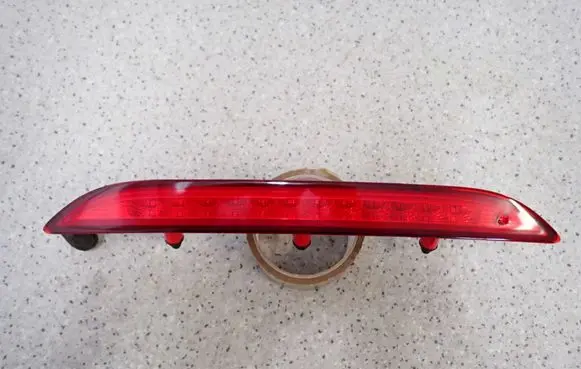 KIA Rio Third/center stoplight