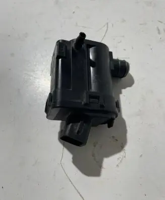 KIA Niro Windscreen/windshield washer pump 985102J500
