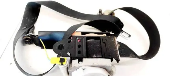 Nissan X-Trail T31 Front seatbelt TKAH2EG461 TK-AH2-EG461