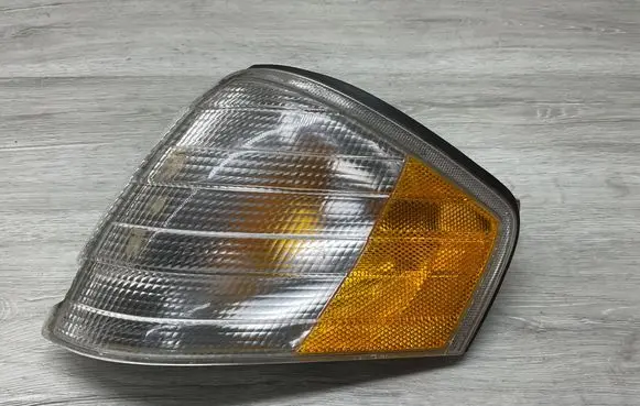 Mercedes-Benz SL R129 Front indicator light 1315106912 1298260743 2357NA