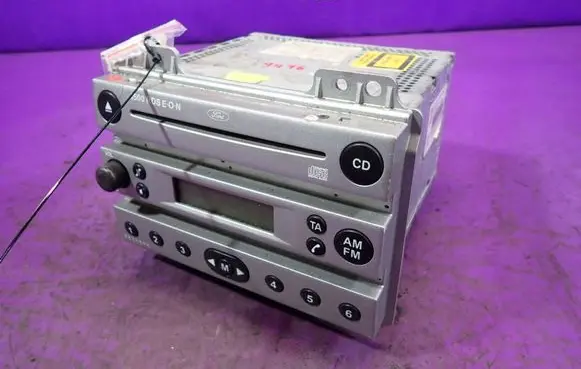 Radio/CD/DVD/GPS head unit