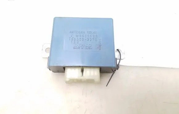 Mitsubishi Pajero Sport I Aerial antenna amplifier MR517920