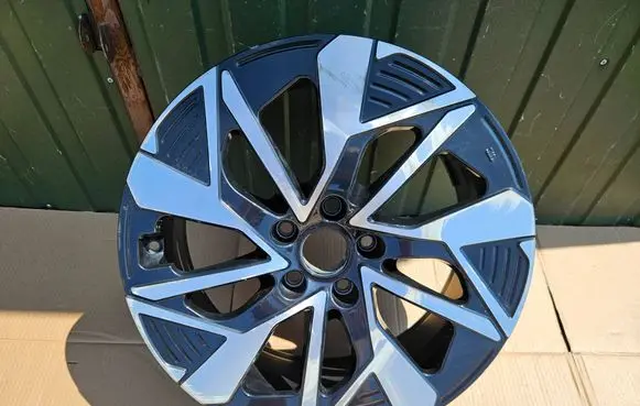 Toyota bZ4X R18 alloy rim PW45742004