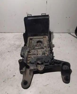 Volkswagen PASSAT B6 Battery box tray 