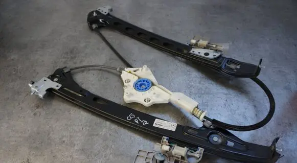 Mercedes-Benz CLS C219 Rear door window regulator with motor A2197300846