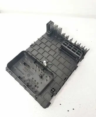 Volkswagen PASSAT B6 Fuse module 3C0937125 63592777