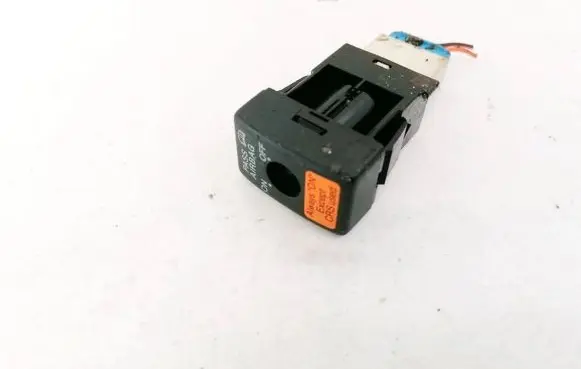 Passenger airbag on/off switch