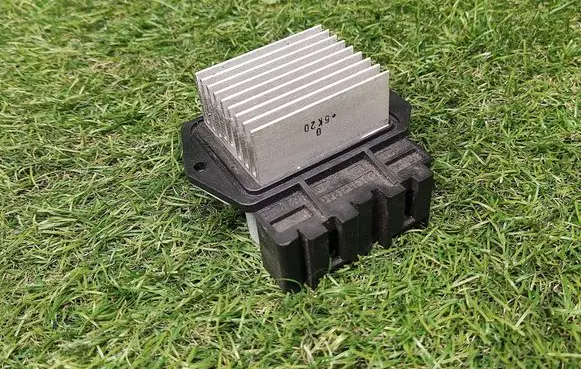 Toyota Prius (NHW20) Heater blower fan relay 8716547020 4993001200