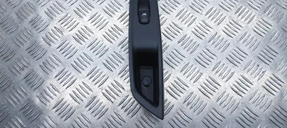 Nissan Micra K14 Electric window control switch 829515FA1E