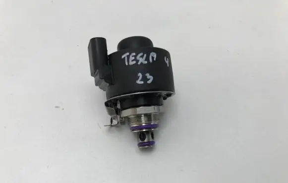 Tesla Model Y Other air conditioning (A/C) parts 1501100CLC