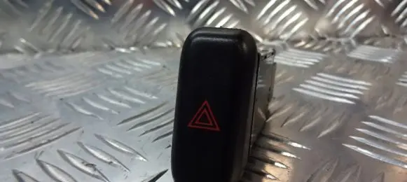 Mitsubishi Pajero Hazard light switch