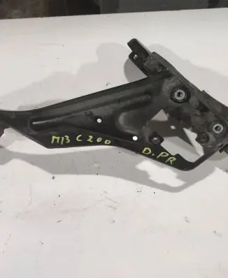 Mercedes-Benz C W204 Radiator support slam panel bracket 204620590
