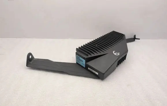 Volvo XC70 Sound amplifier 30752259 05W40