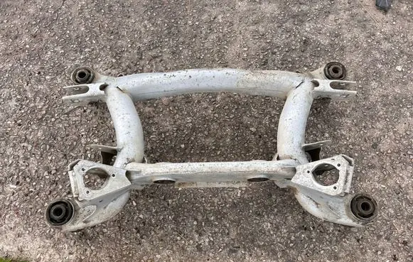 BMW 5 E39 Rear axle beam 160493483 280507212