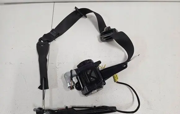 Chevrolet Captiva Front seatbelt 95473470