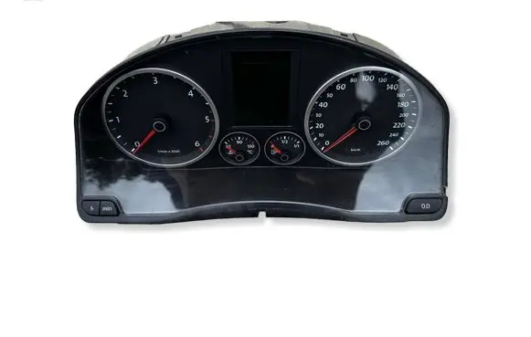 Volkswagen Tiguan Speedometer (instrument cluster) 5N0920870D V0004000