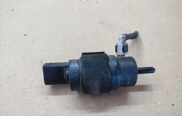 Audi A4 S4 B8 8K Windscreen/windshield washer pump 8K5955647
