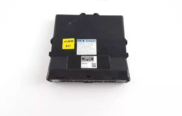 Toyota Prius+ (ZVW40) Engine control unit/module ECU 89681-47020 8968147020 285000-3170