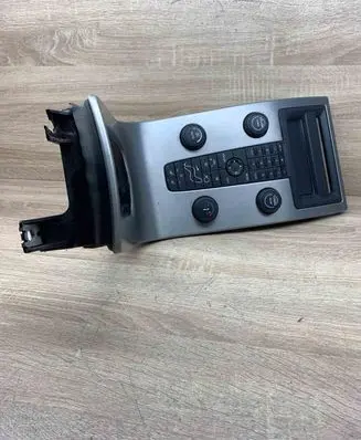 Volvo V50 Climate control unit 8696495 USED