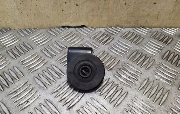 Nissan X-Trail T31 Radiator mount bracket 215064M400