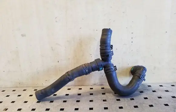 Land Rover Discovery 3 - LR3 Engine coolant pipe/hose