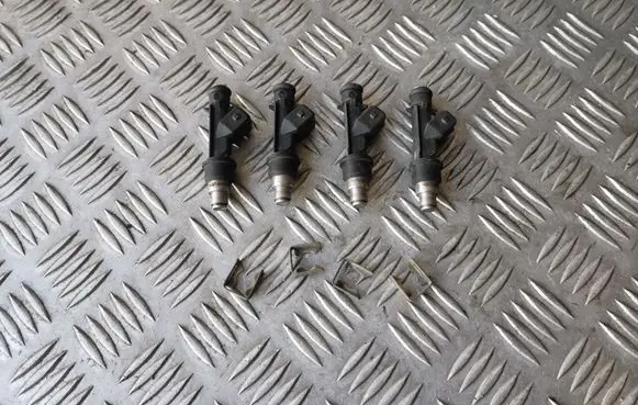 Opel Astra G Fuel injectors set 25313846