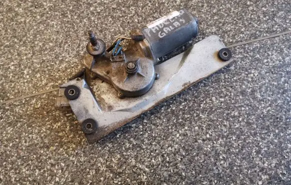 Mitsubishi Pajero Rear window wiper motor WM3201S