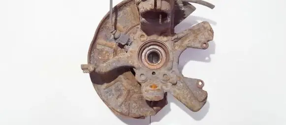 Volkswagen Golf V Front wheel hub