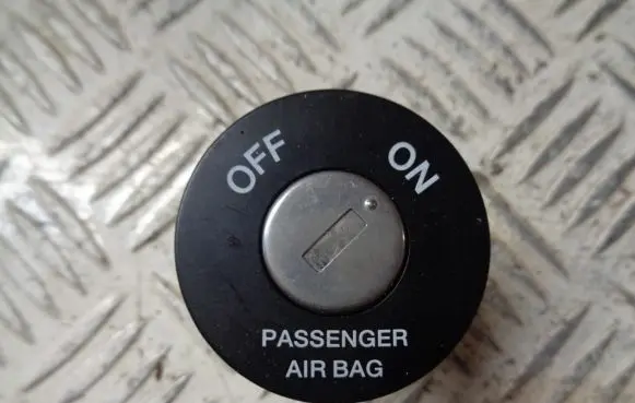 KIA Sorento Passenger airbag on/off switch 378090