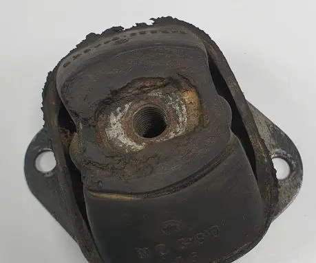 Mercedes-Benz COMPAKT W115 Engine mount vacuum valve 6152230112