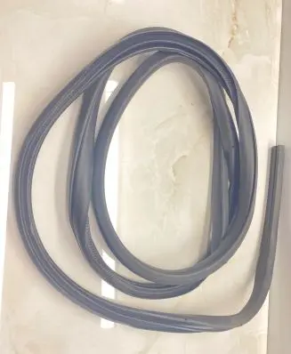 Nissan X-Trail T32 Rubber seal front coupe door Nocode