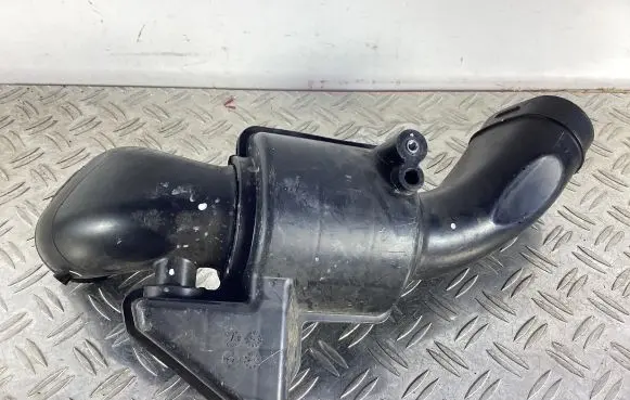 Intake resonator
