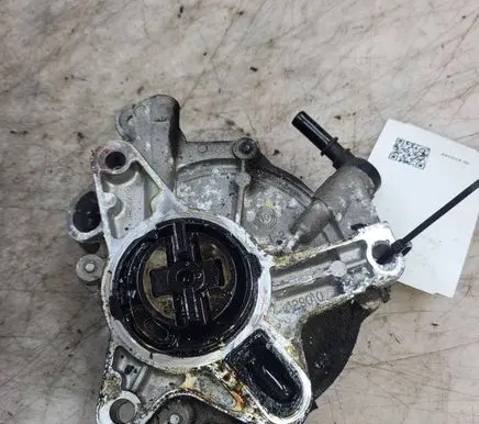 Ford Mondeo MK IV Vacuum pump 7021390500 9673836180 11T0352906
