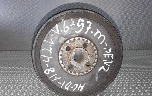 Audi A6 S6 C5 4B Crankshaft pulley 077105251