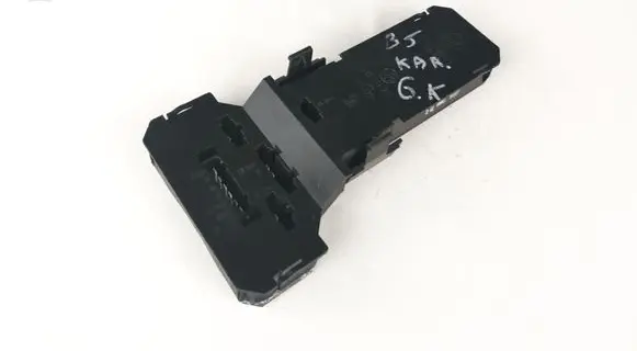 Volkswagen PASSAT B5.5 Tail light bulb cover holder 3B9945257
