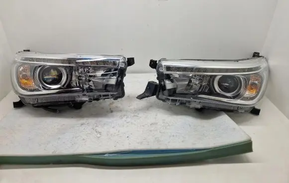 Toyota Hilux VIII Headlights/headlamps set 