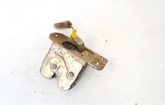 Mitsubishi Carisma Tailgate/trunk/boot lock/catch/latch