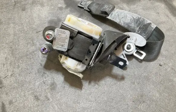 KIA Sportage Front seatbelt 888203U200