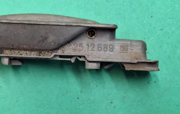 Opel Calibra Front door interior handle 9011981332