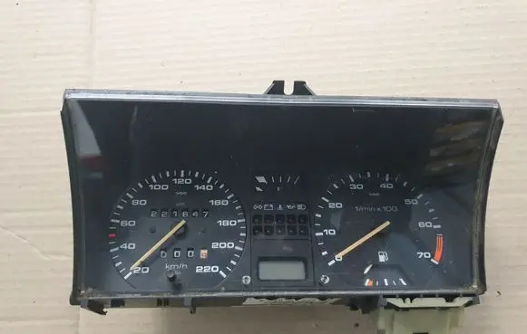 Volkswagen Golf II Speedometer (instrument cluster) 191919033LS