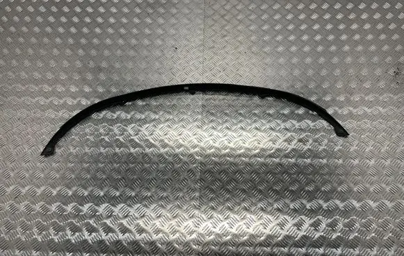 Front bumper lip