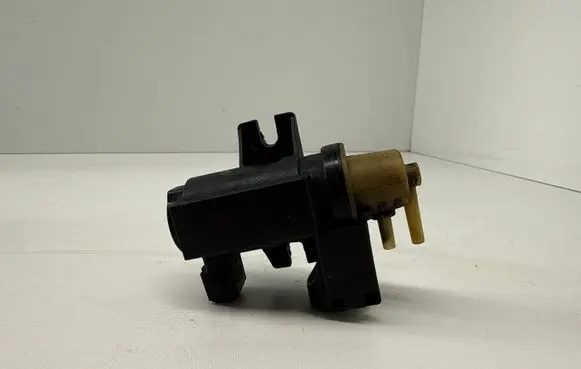 BMW 5 F10 F11 Turbo solenoid valve 7626350