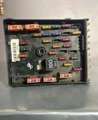 Volkswagen PASSAT B6 Fuse module 3C0937125 63592777