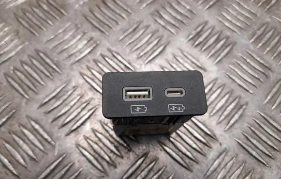 BYD Seal USB socket connector STHP3798700