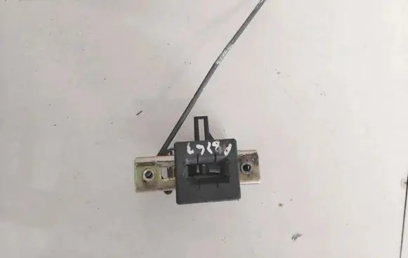 Toyota Yaris Seat back rest lock catch 
