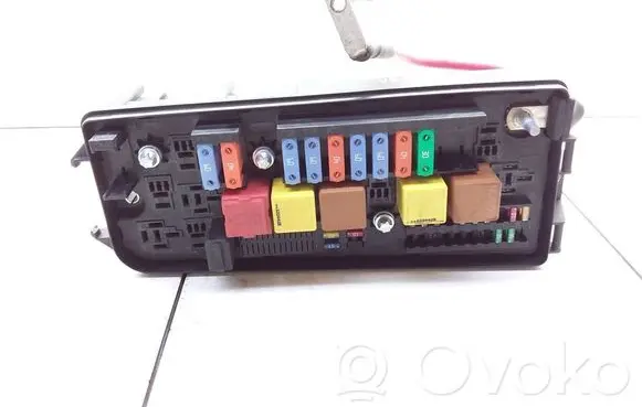 Opel Vectra C Fuse module 13144708